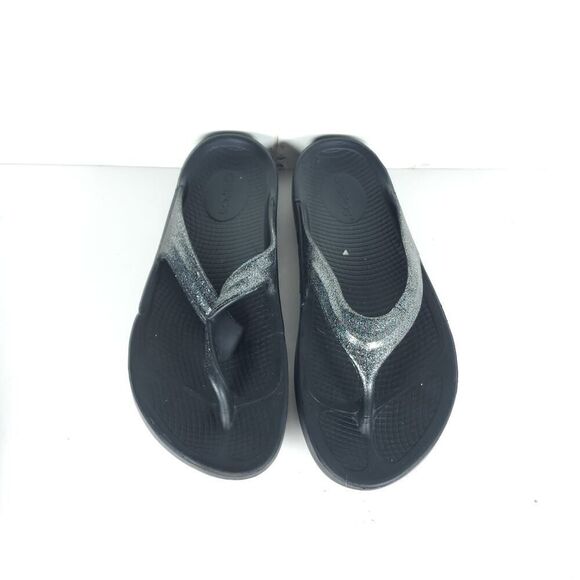 Oofos Women's OOLALA US 10 Silver Glitter Slip-On Flat Thong Flip Flop Sandals - Picture 4 of 15